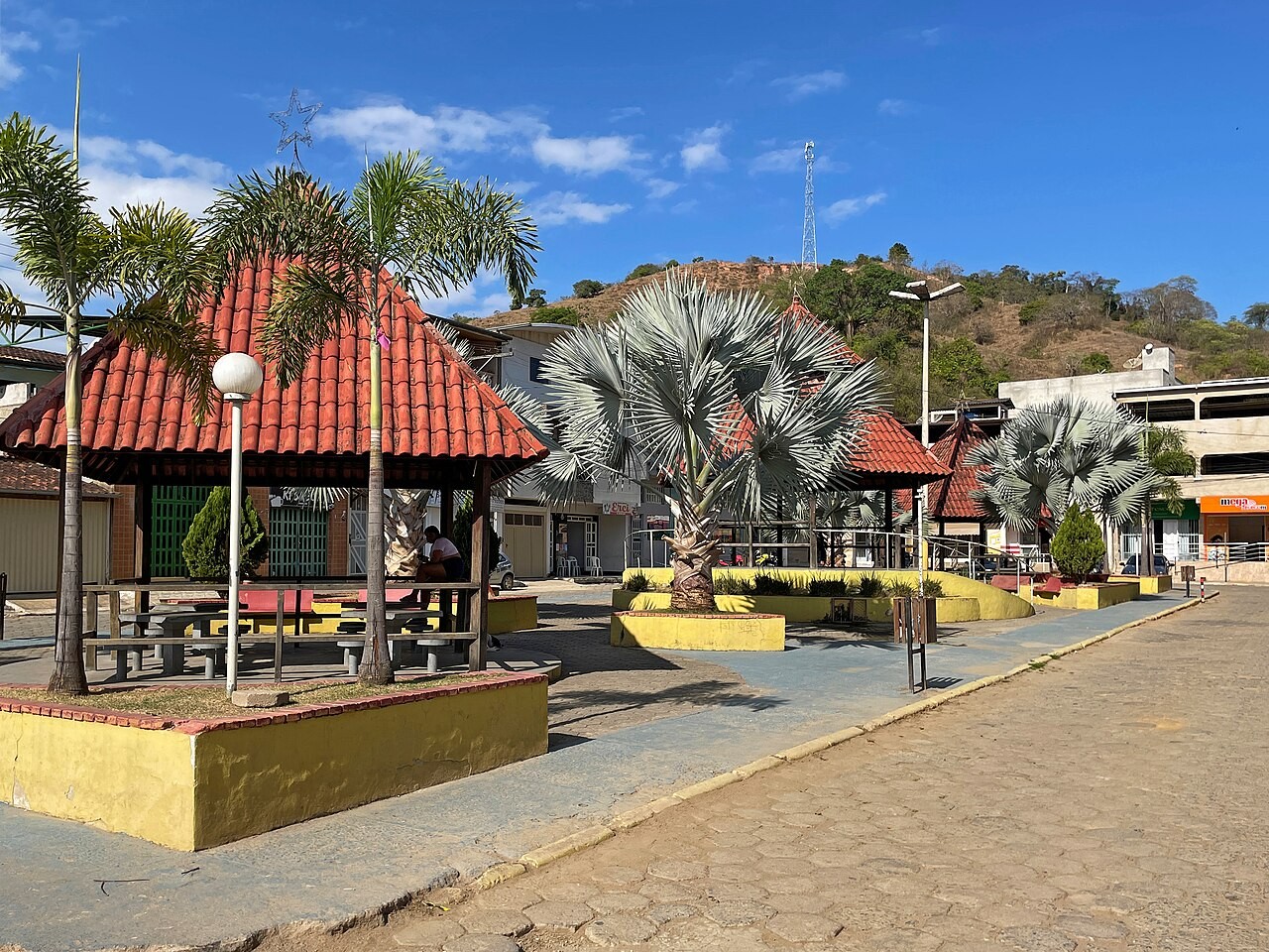 Homem é condenado a 20 anos de prisão por tentar matar esposa com enxada em Joanésia