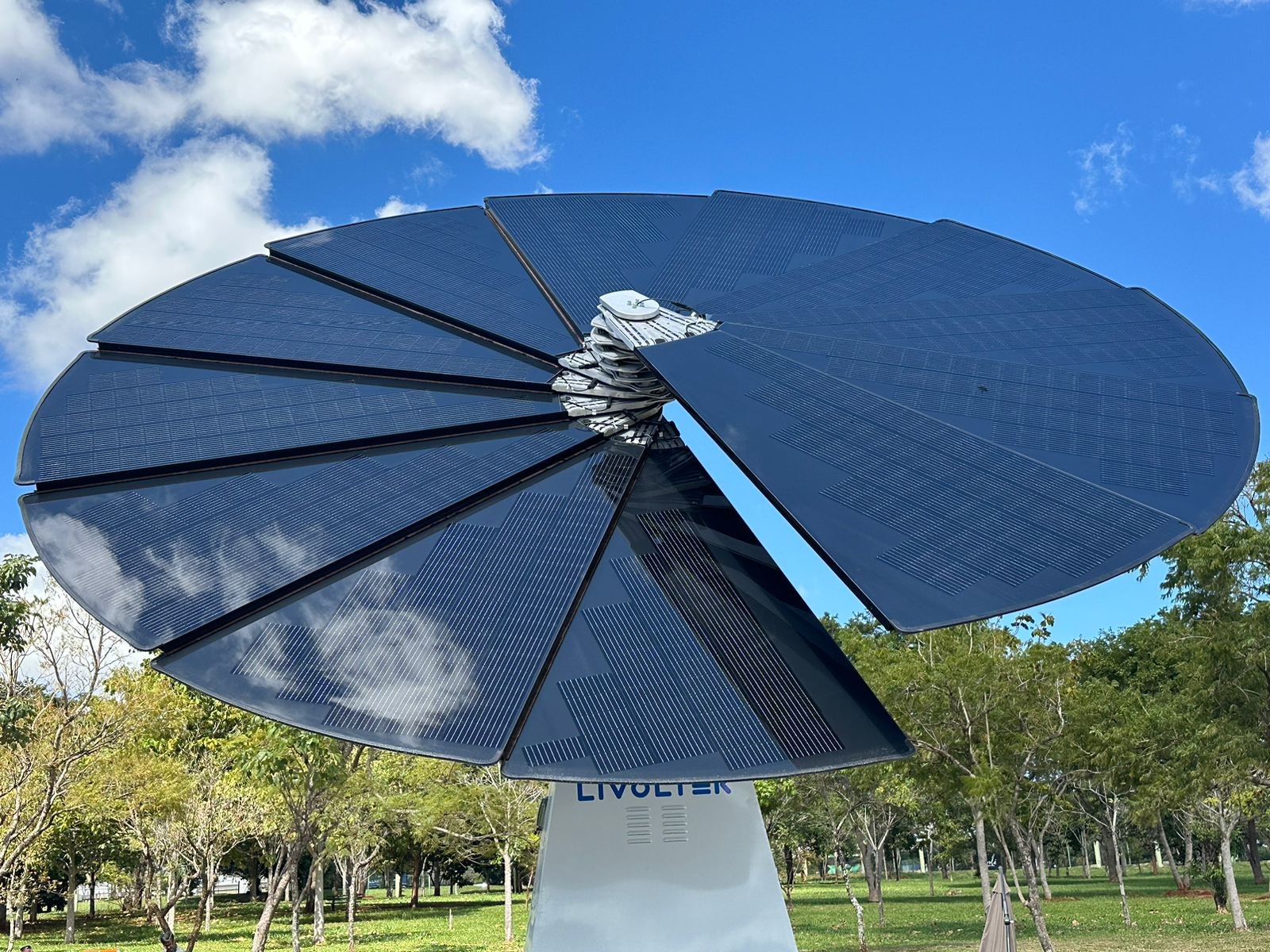 Flor Solar: estrutura metálica no Parque das Nações Indígenas reúne design e tecnologia sustentável