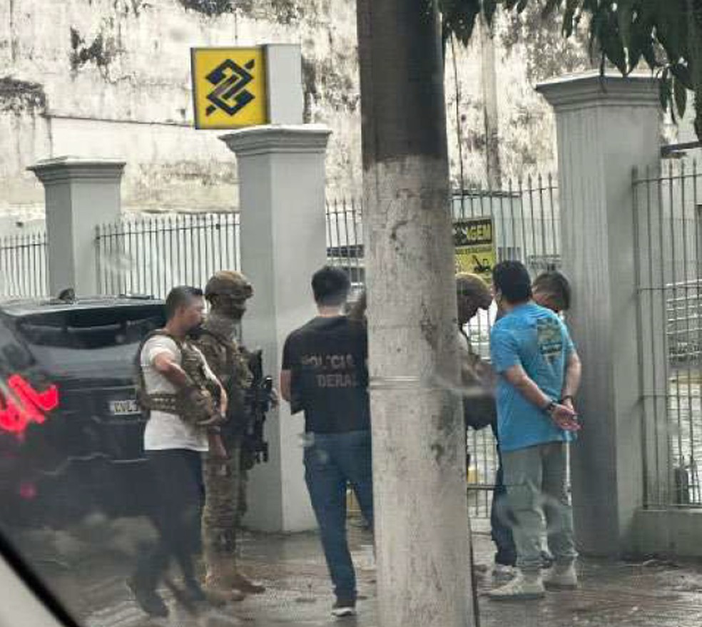 Abordagem policial em agência bancária em Belém. — Foto: Reprodução / PF