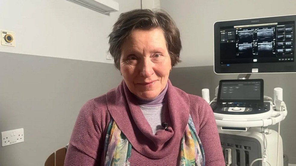 Barbara teve seu tumor detectado precocemente pela IA. — Foto: BBC