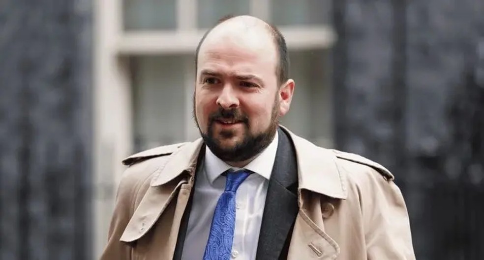 Richard Holden apresentou um projeto de lei do legislativo para proibir o casamento entre primos no Reino Unido — Foto: PA Media via BBC