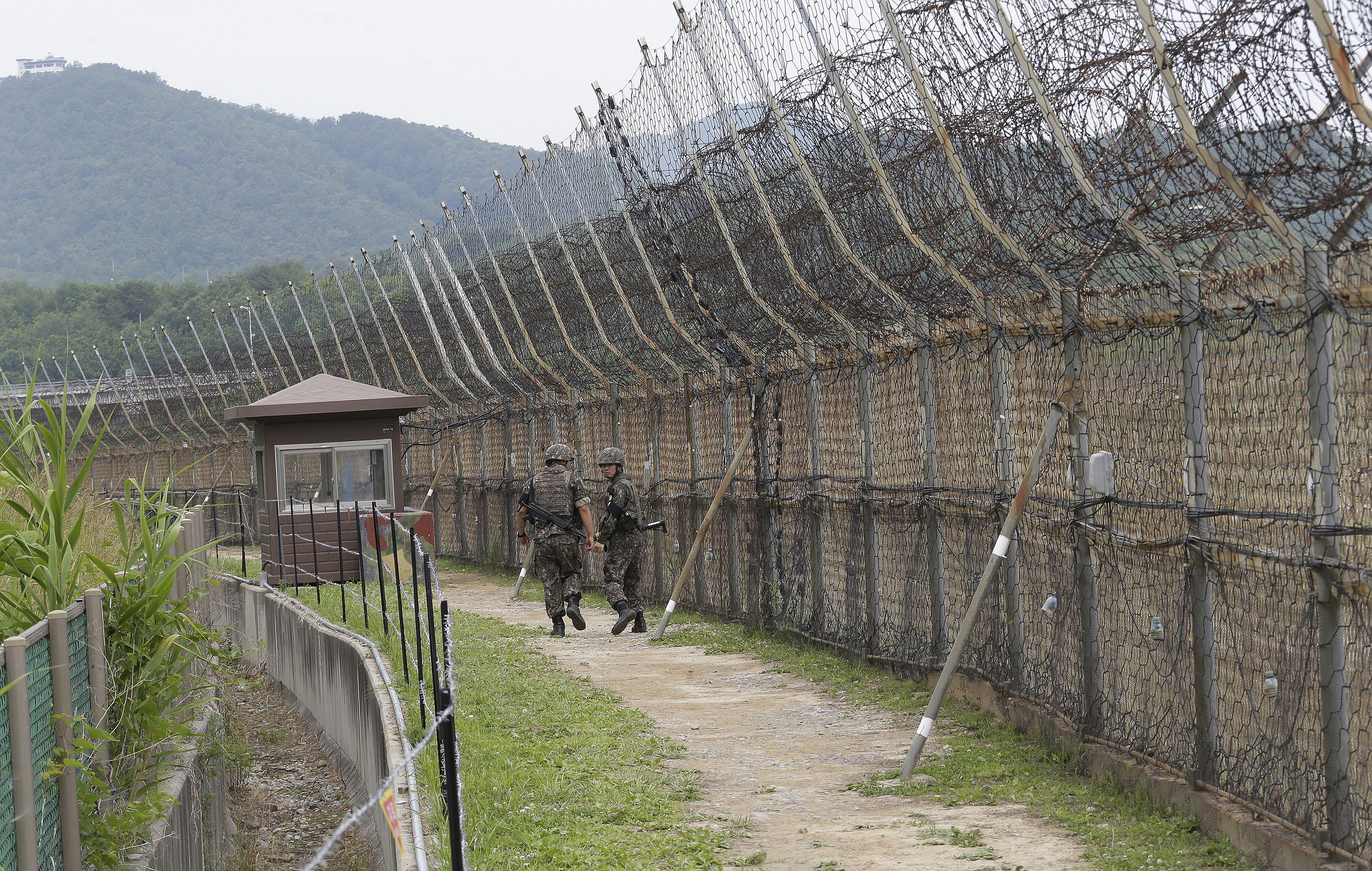 Militares da Coreia do Sul atiram após soldados norte-coreanos cruzarem