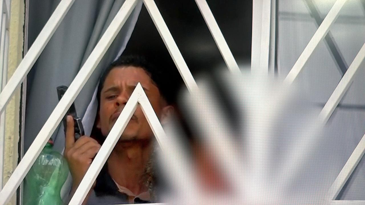 Mulher e filha de 2 anos são feitas reféns por cerca de 3 horas após terem casa invadida no sul da Bahia; suspeito foi preso