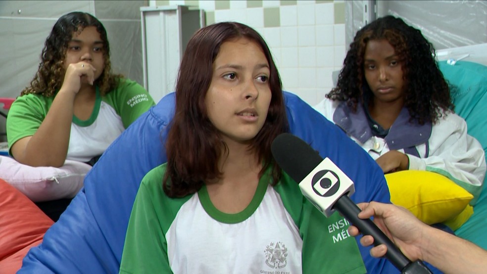 Nathália Santos, aluna do 3º ano, faz parte do grupo "Alunos Líderes" no ES — Foto: Reprodução/TV Gazeta