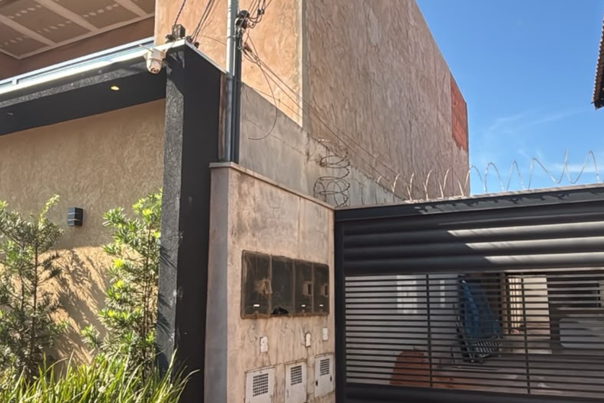 Homem é morto a tiros pelo vizinho por causa de obra de reboco em muro: ‘Faltava só um quadradinho’, diz amigo