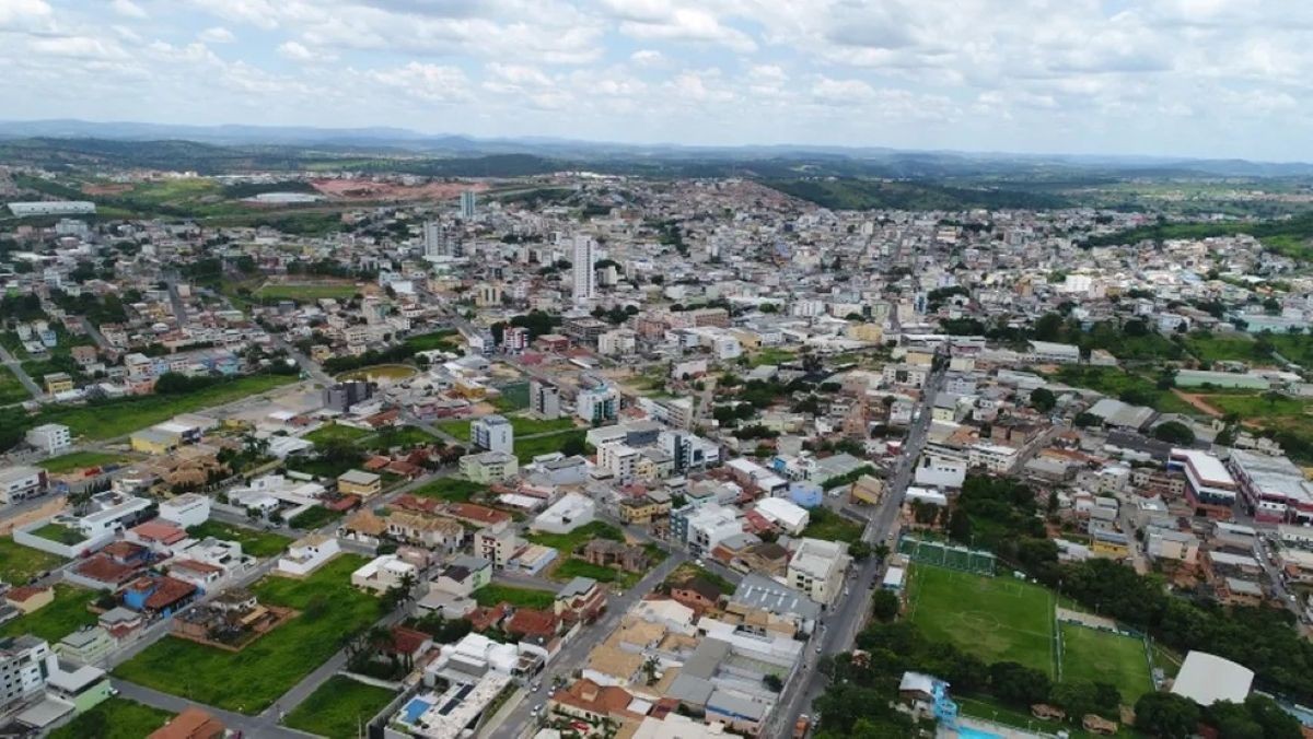 Homem preso por estupro e assédio sexual em MG trabalhava como barbeiro e garçom enquanto era procurado pela Justiça