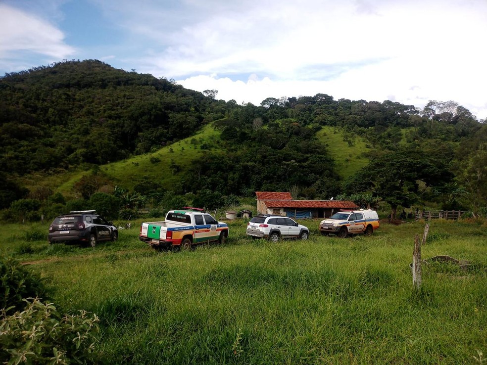 PM durante as buscas pelos suspeitos — Foto: Polícia Militar/Divulgação