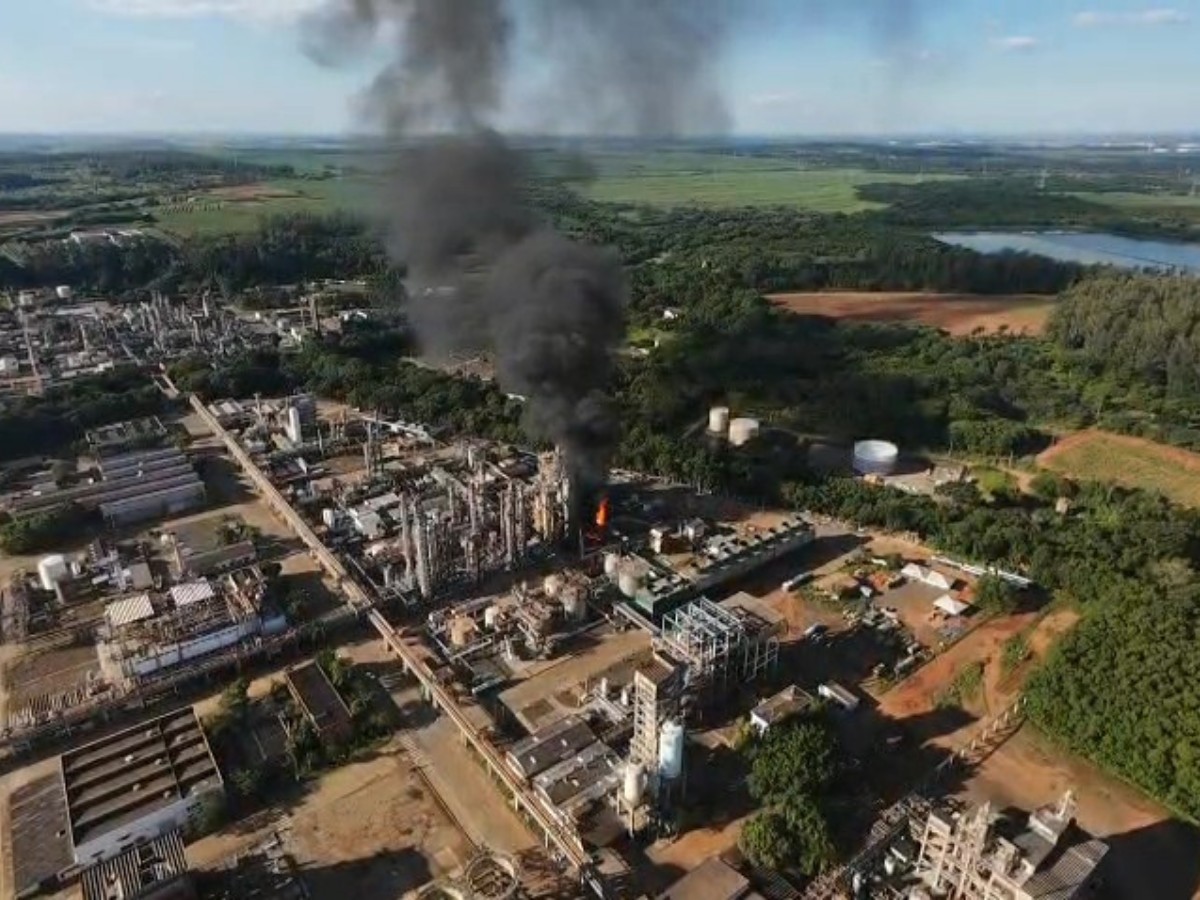 Explosão em reator provoca incêndio em indústria química de Paulínia
