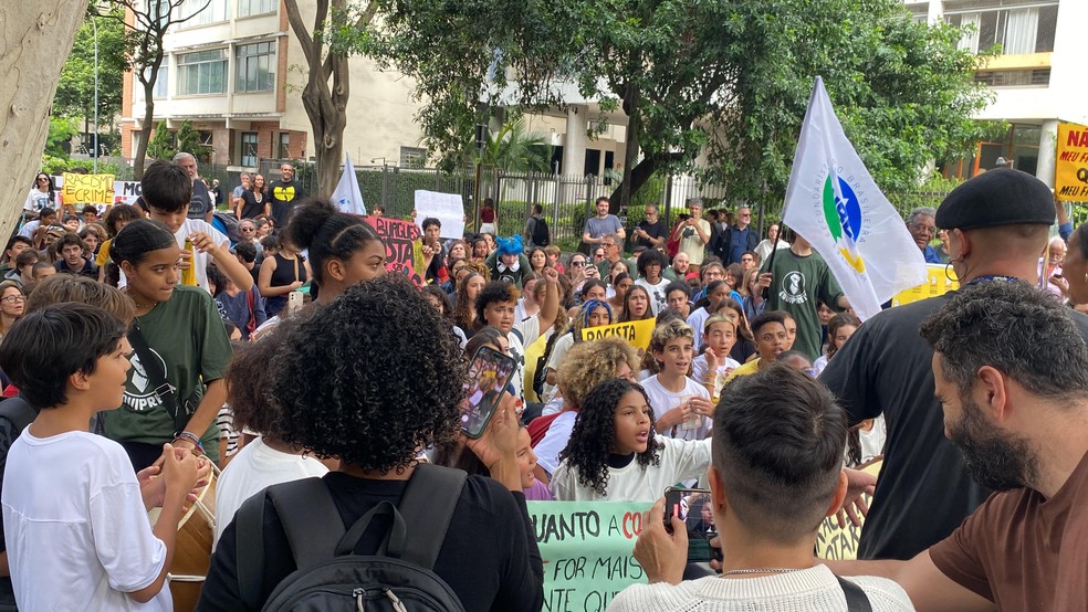 Alunos protestam. — Foto: Deslange Paiva/ g1
