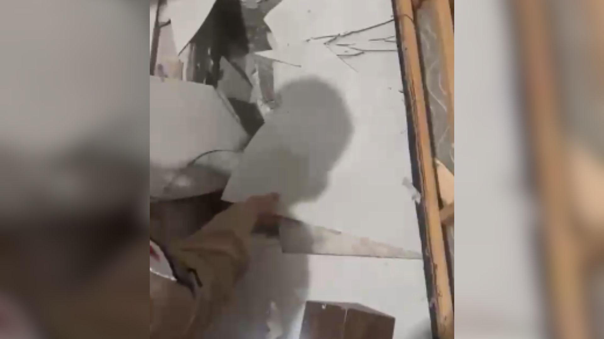 Drogas são encontradas em cova sob piso falso em casa de Uberaba