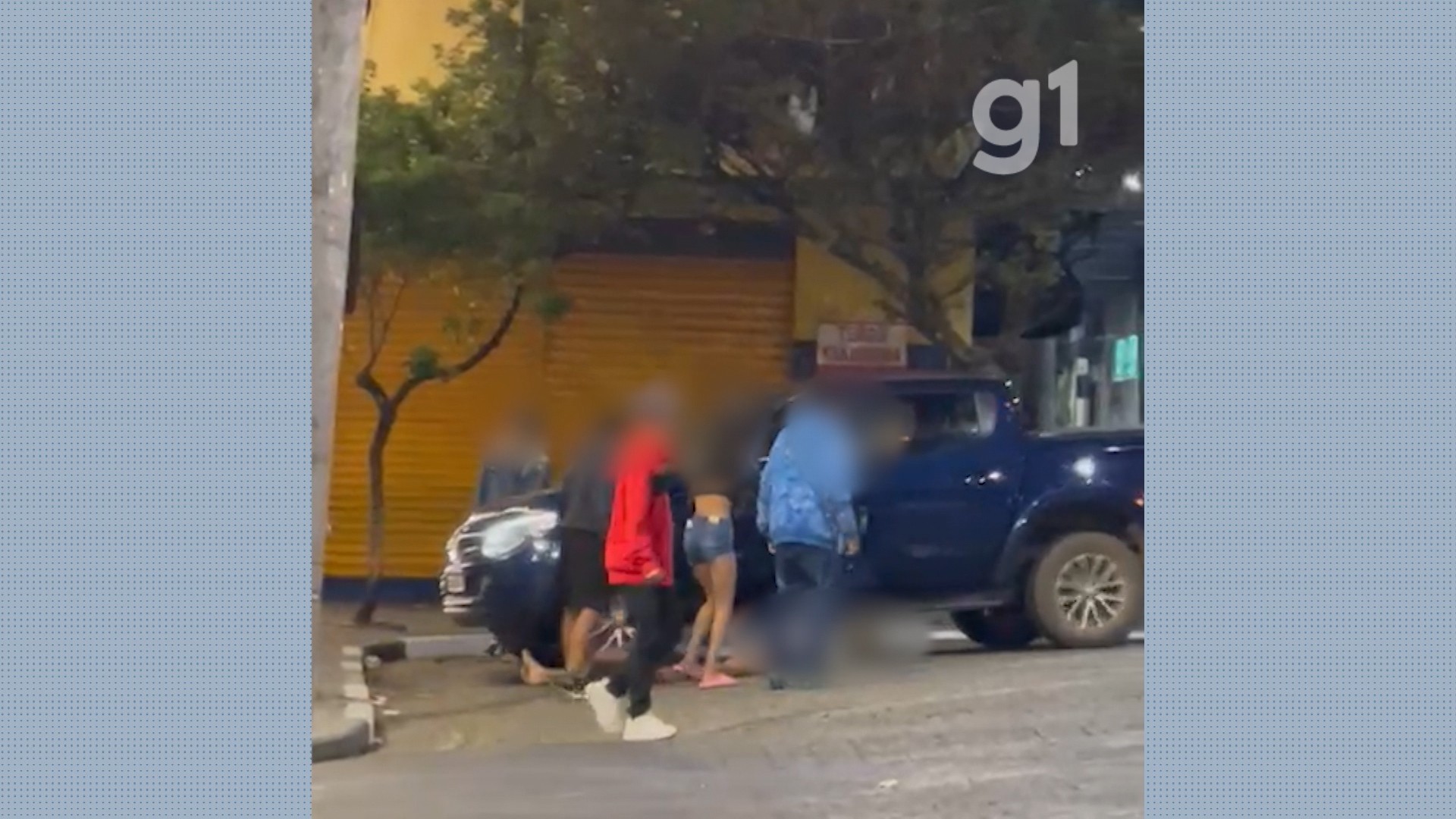 VÍDEO: Homem é espancado e atropelado em confusão no Centro de Bom Jesus dos Perdões, SP