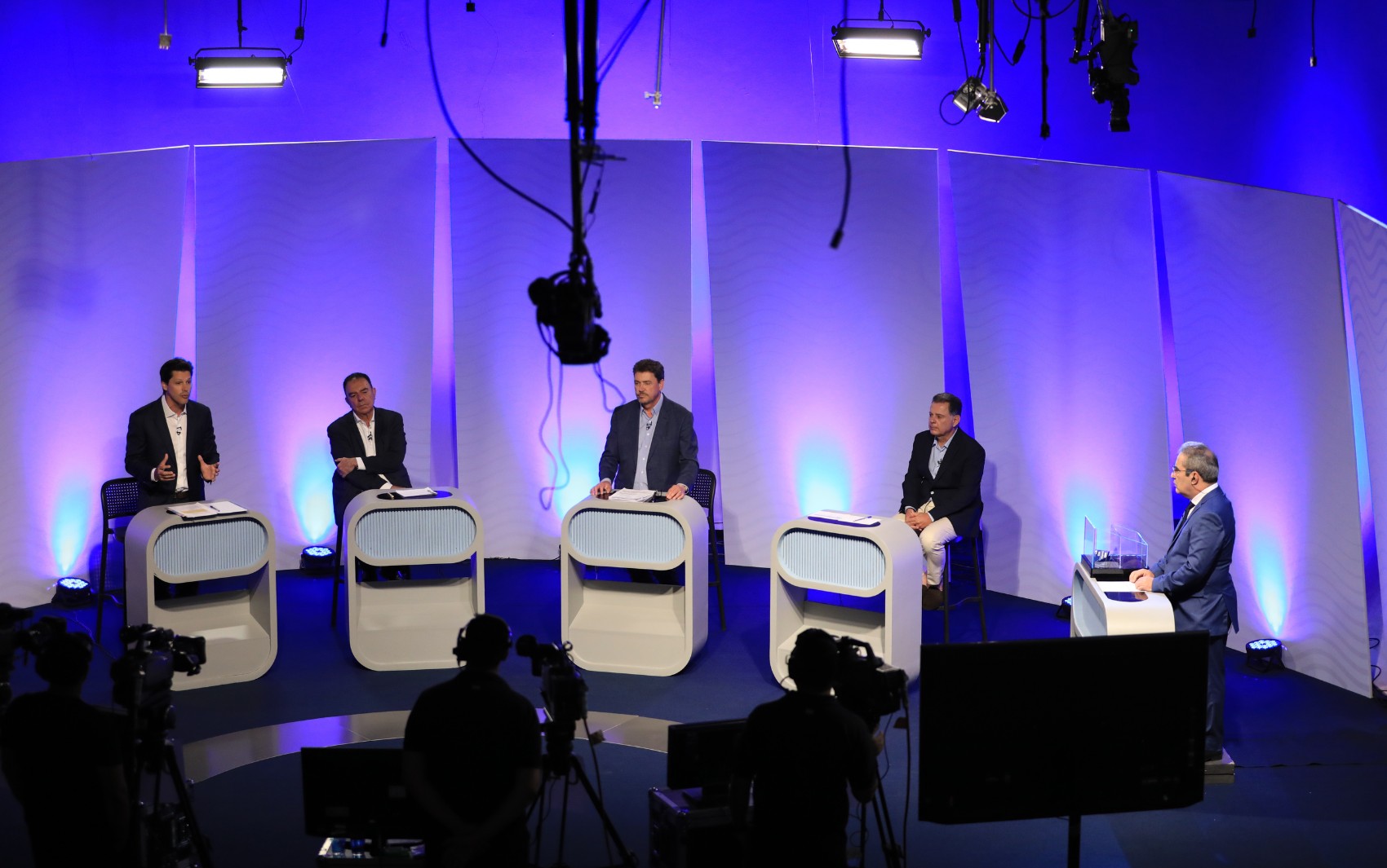 Imagem de destaque da notícia: Debate entre candidatos ao governo de Goiás destaca propostas e embates