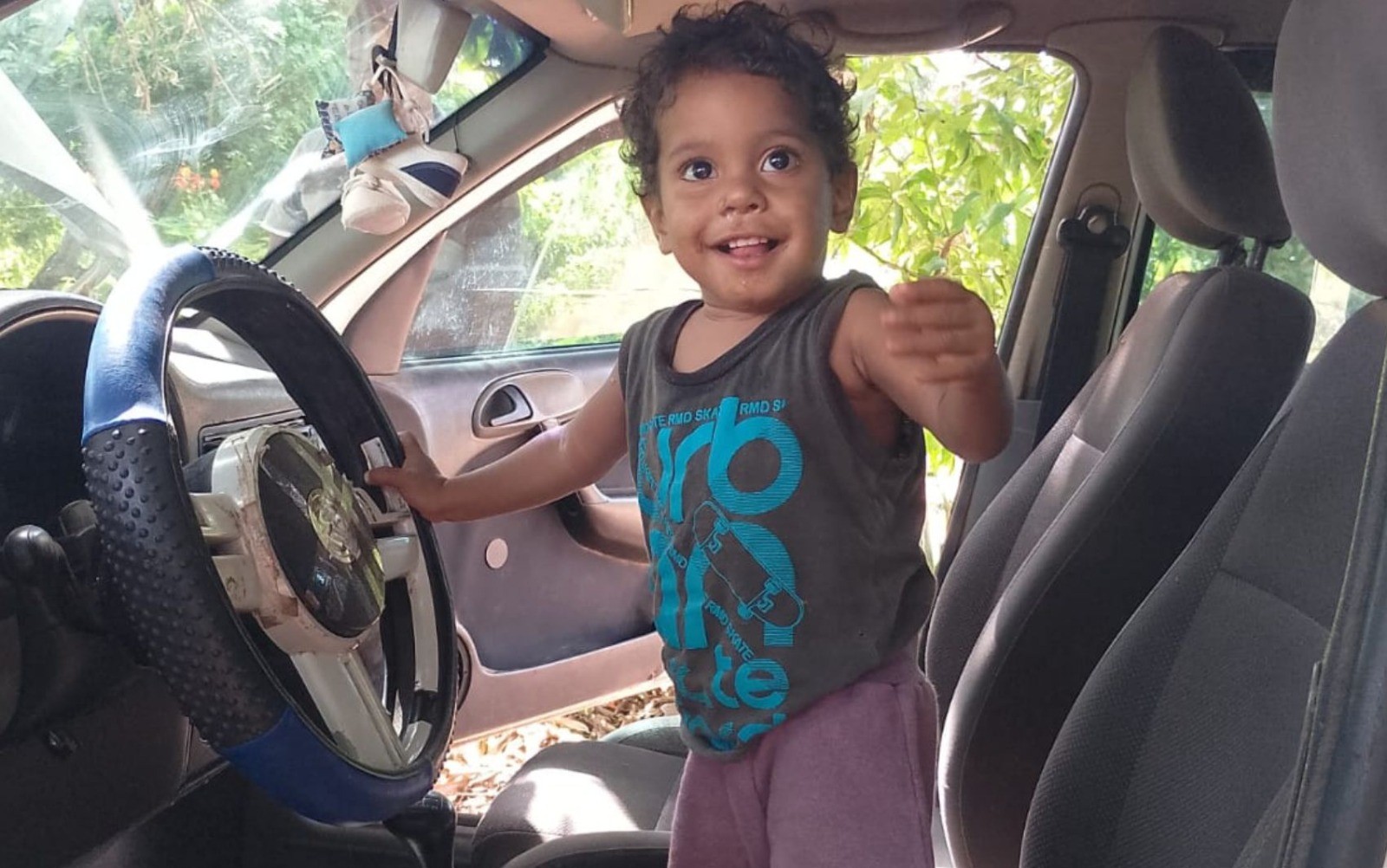 Menino de 1 ano é eletrocutado APÓs Mão Ligar Tomada de Geladeira no Oeste da Bahia; Criança Não Resistiu