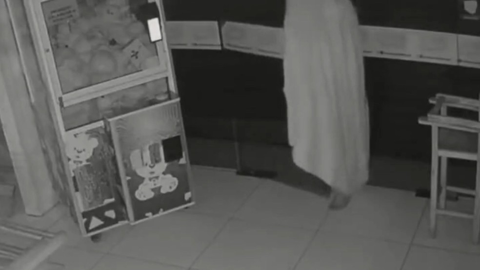 Até o momento, o suspeito não foi preso. — Foto: Reprodução