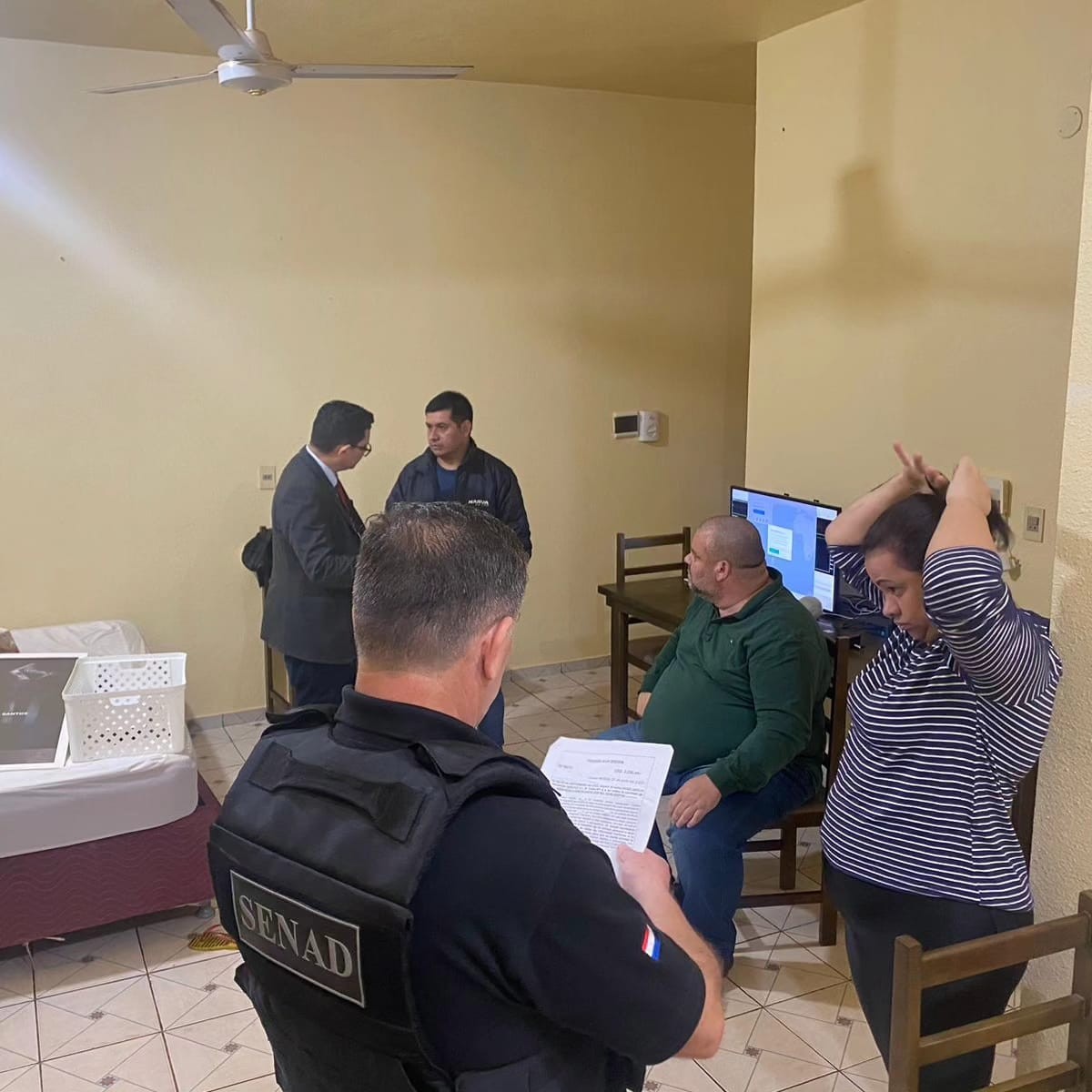 Dois são presos no Paraguai suspeitos de aplicar golpe com empresa de pirâmide financeira em Campos, no RJ