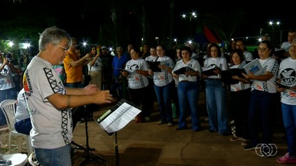 Para comemorar 82 anos do Lar Batista, voluntários realizaram feira gastronômica