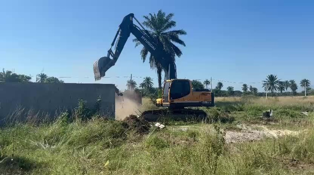 Operação contra milícia de Zinho em Itaguaí tem 3 presos e demolição de construções irregulares