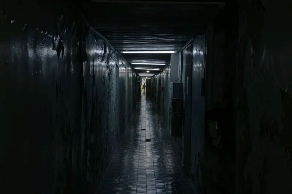 Corredor dentro da central nuclear de Chernobyl — Foto: Getty Images via BBC