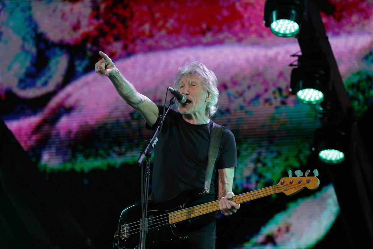Roger waters redux. Roger Waters 1985. Роджер Уотерс Питер 2011. Roger Waters 2021. Roger Waters 1989.