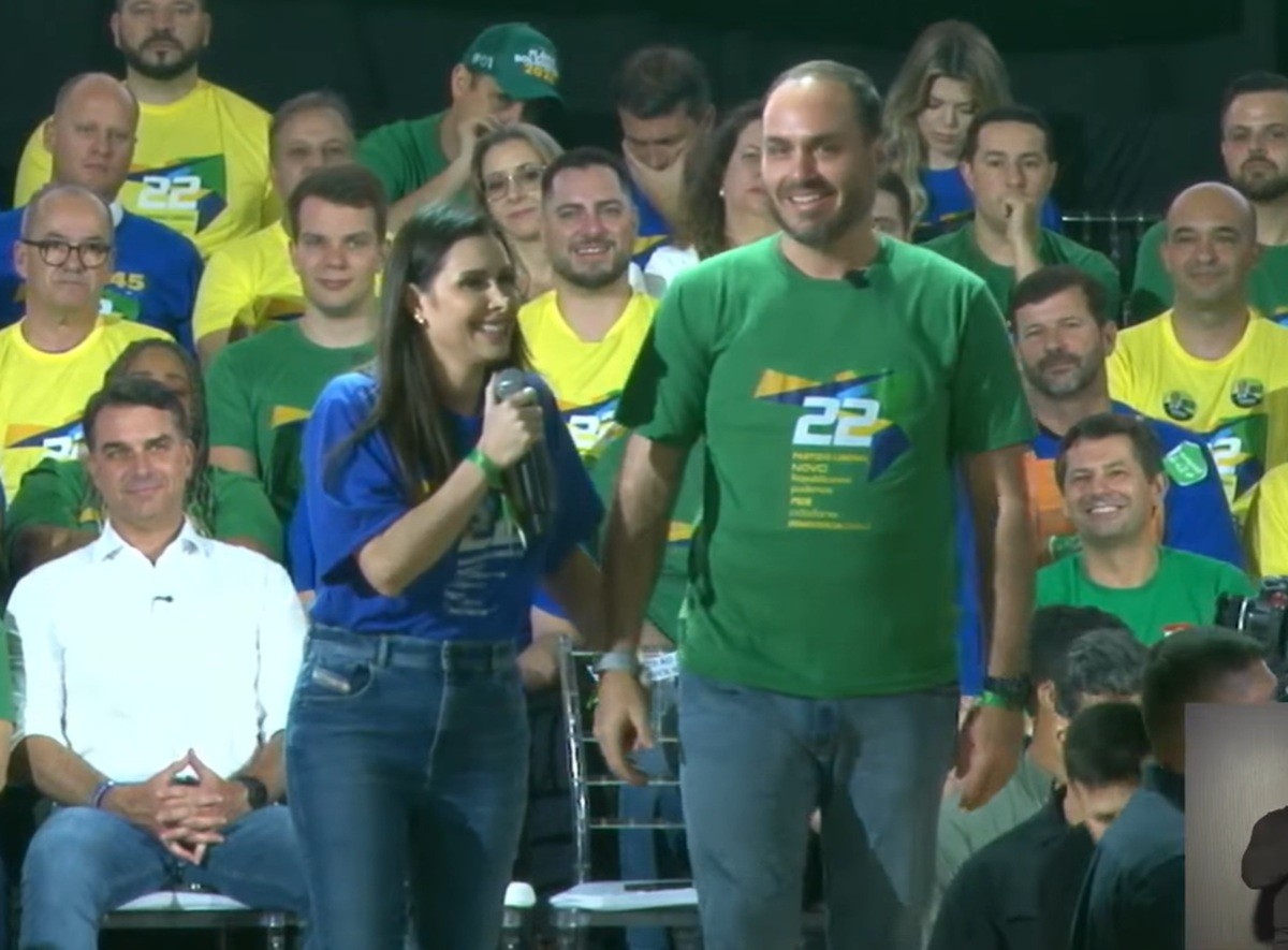 PL lança Carlos Bolsonaro e Carol De Toni como candidatos ao Senado por Santa Catarina