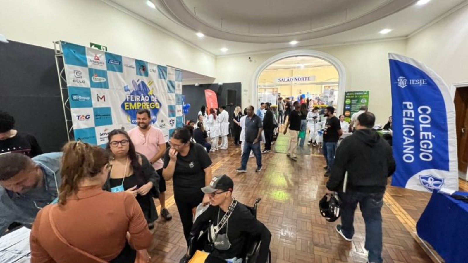 Feirão de emprego Conecta Poços registra 302 contratações
