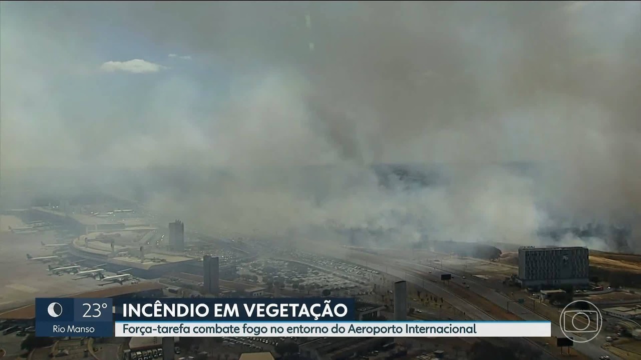 Incêndio de grandes proporções atinge APA no entorno do Aeroporto Internacional de BH