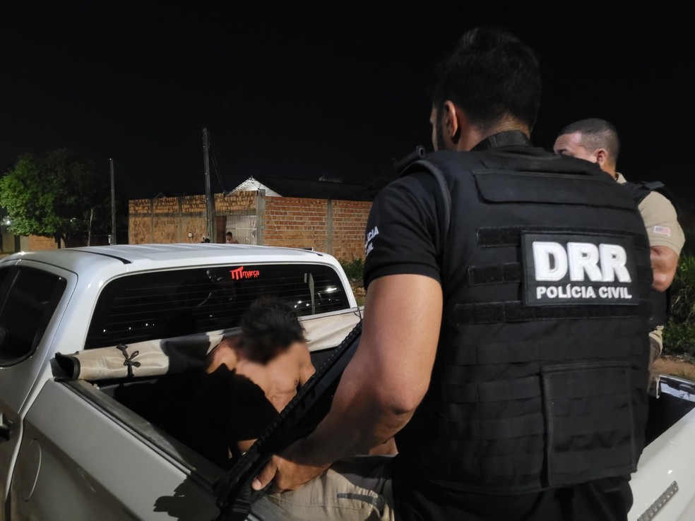Suspeito do crime foi localizado e preso pela polícia — Foto: PC/Divulgação