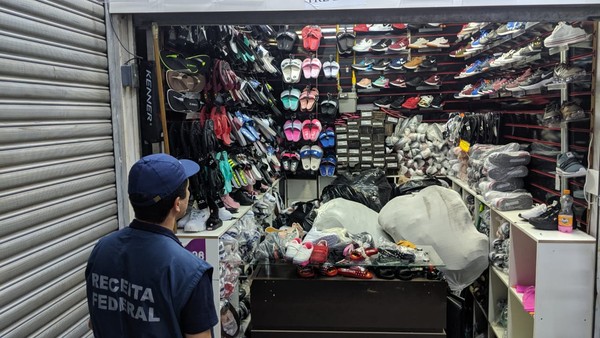 Shopping popular no Brás é fechado pela Receita - 03/09/2019 - São Paulo -  Agora