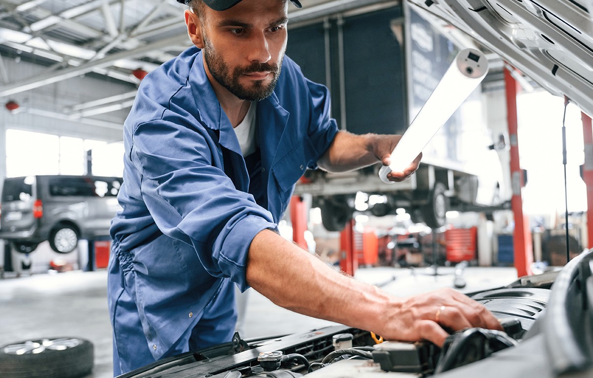 Saiba como garantir qualidade e segurança na compra de um carro seminovo