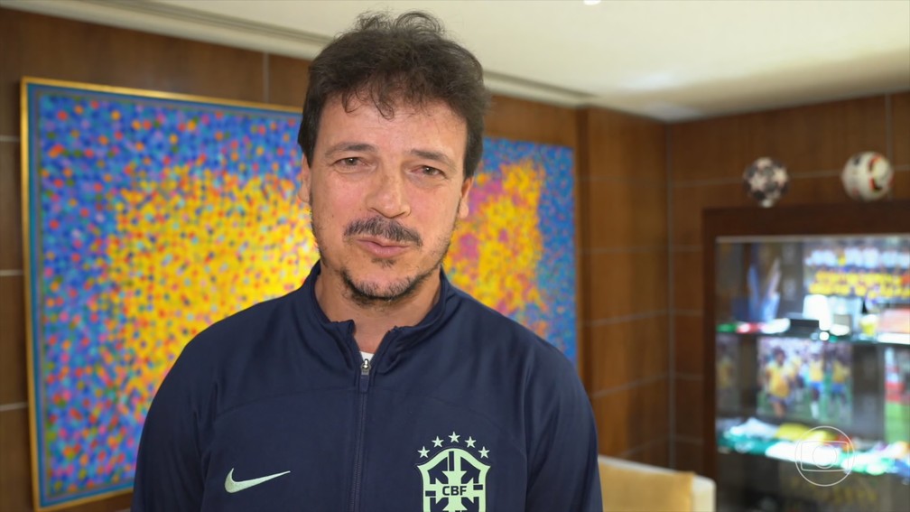 CBF convida Fernando Diniz, técnico do Fluminense, para assumir inteiramente a Seleção — Foto: Jornal Nacional/ Reprodução