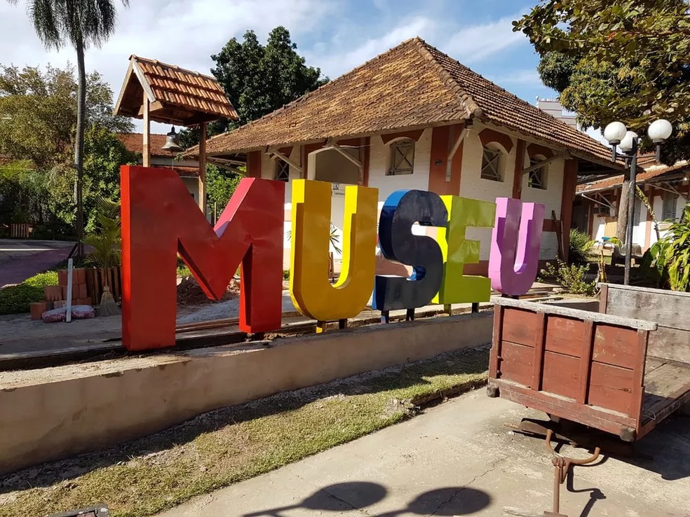 O ‘selfiepoint’ do Museu Ferroviário de Bauru foi montado com material reciclado — Foto: Priscila Medeiros/Prefeitura de Bauru