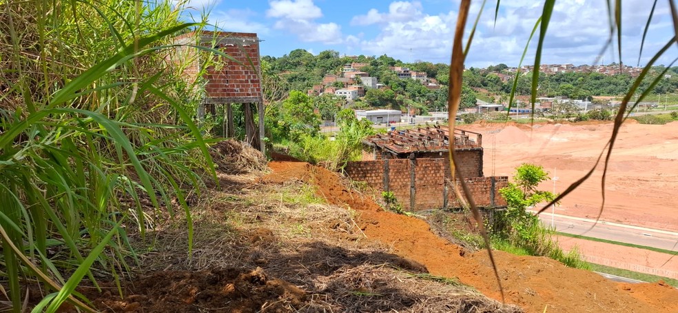 Polícia investiga escavação em área utilizada como 'espaço sagrado' por terreiros em Salvador — Foto: Arquivo Pessoal