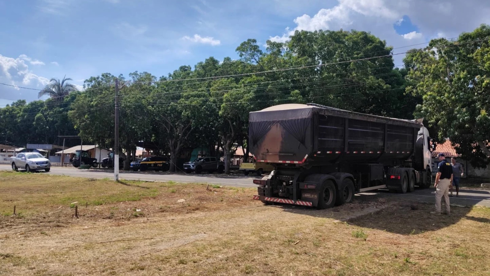 Meia tonelada de cocaína é apreendida em carreta carregada com milho em Teresina; motorista é preso
