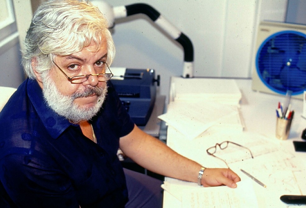 Maneco começou a escrever programas para a TV na década de 1950 e passou por várias emissoras — Foto: TV Globo/Cedoc