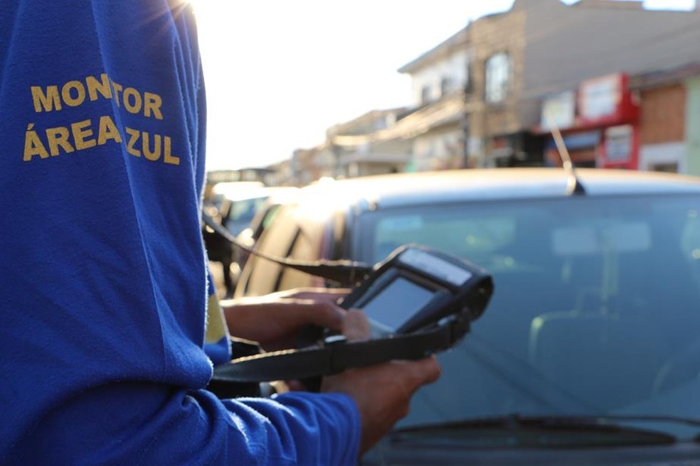 Zona Azul em Florianópolis: cobrança para estacionamento é retomada com  novo app