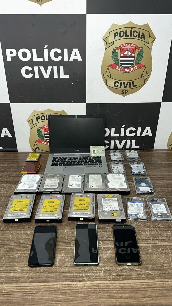 Homem é preso após ser flagrado com centenas de arquivos de abuso sexual infantil em SP