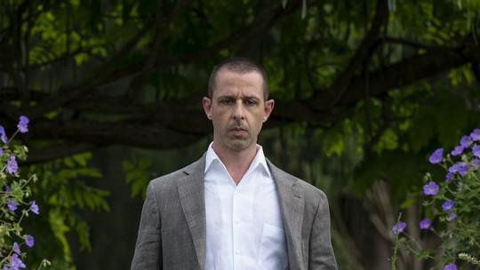 'A Rede Social 2': Jeremy Strong vai interpretar Mark Zuckerberg na continuação - Ator de 'Succession' vai substituir Jesse Eisenberg, que interpretou fundador do Facebook no filme de 2010. Sequência será dirigida por Aaron Sorkin, roteirista do original.