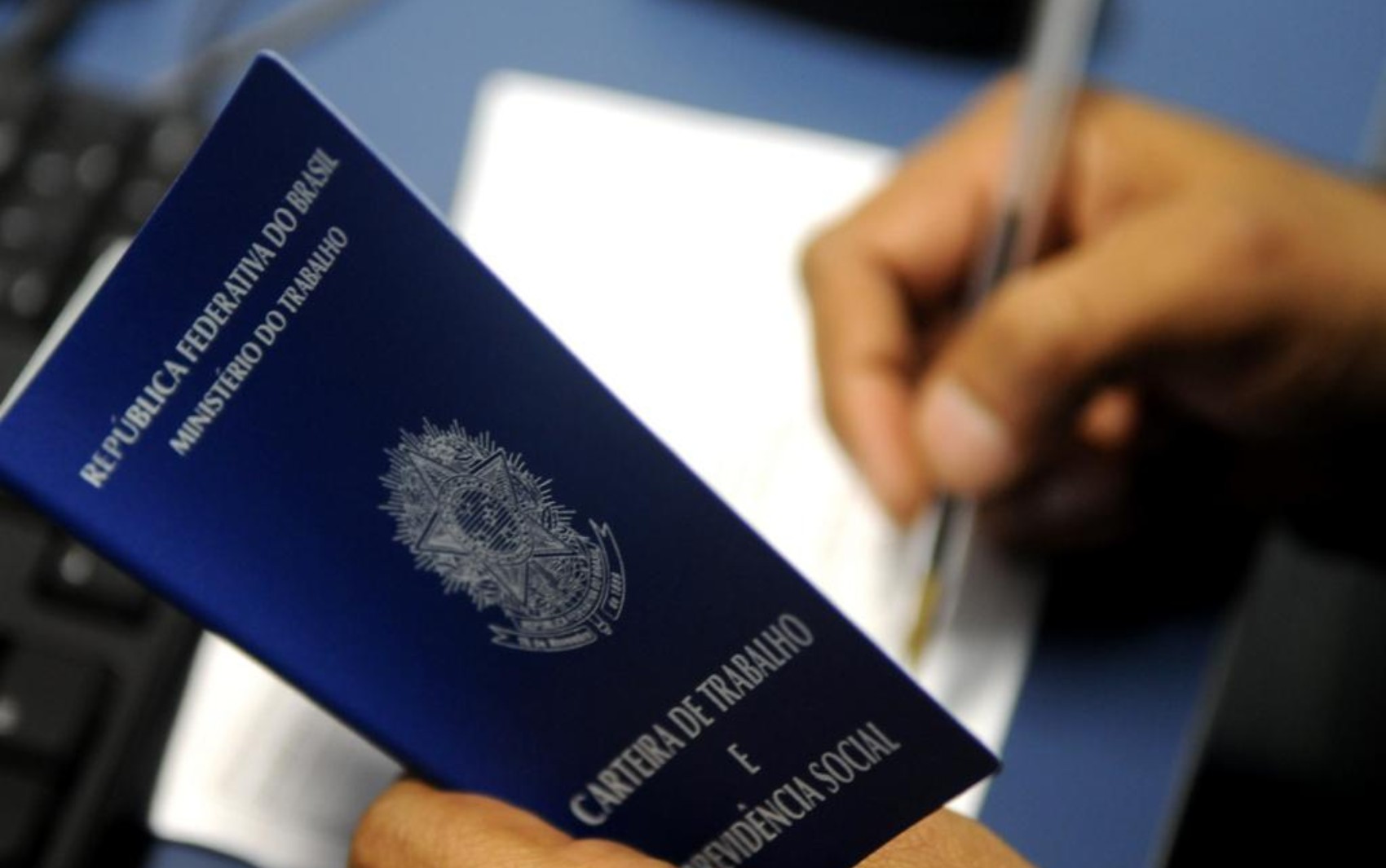 Empresas oferecem mais de 20 vagas de emprego na Grande Goiânia