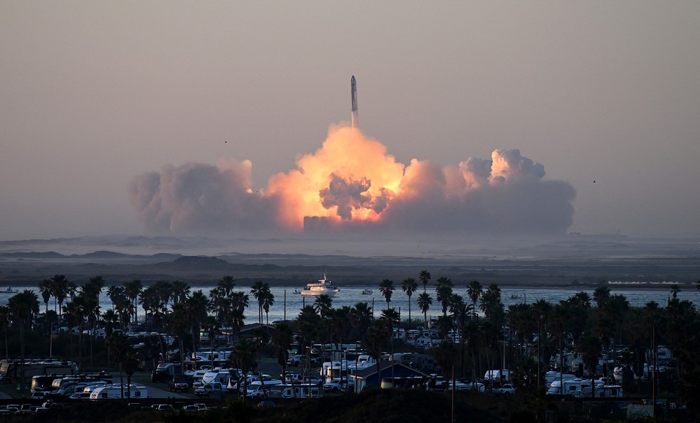 Empresa chinesa oferece voo espacial suborbital por cerca de R$ 1,2 milhão — Foto: Timothy A. Clary/AFP