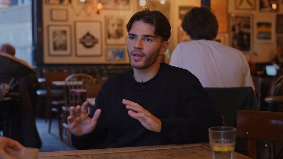 Oliver Archer, de 21 anos, encontrou o pai por acaso depois de anos de busca. — Foto: Reprodução/TV Globo/Fantástico