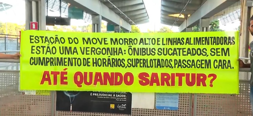 Passageiros fazem manifestação e fecham terminal de ônibus na Grande BH