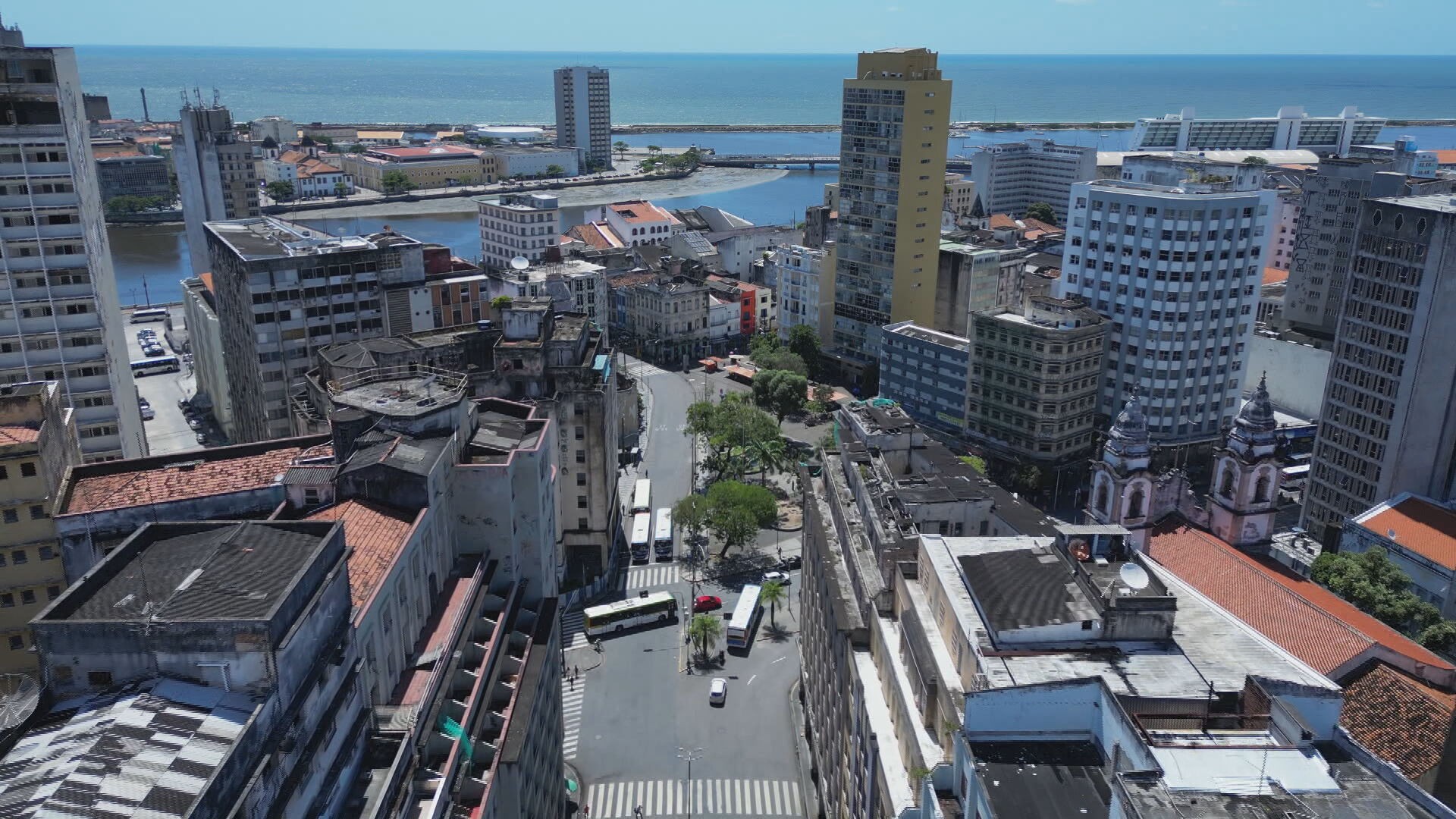 Projeto prevê concessão de área histórica do Recife à gestão privada e gera debate sobre patrimônio e especulação imobiliária; entenda