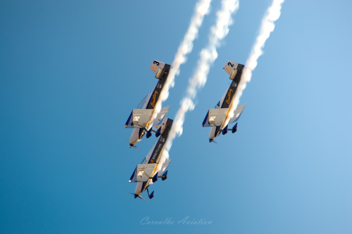 ‘Fumaça top’: com loopings e coração no céu, Esquadrilha Fox se apresenta pela 1ª vez em feira de aviação no interior de SP