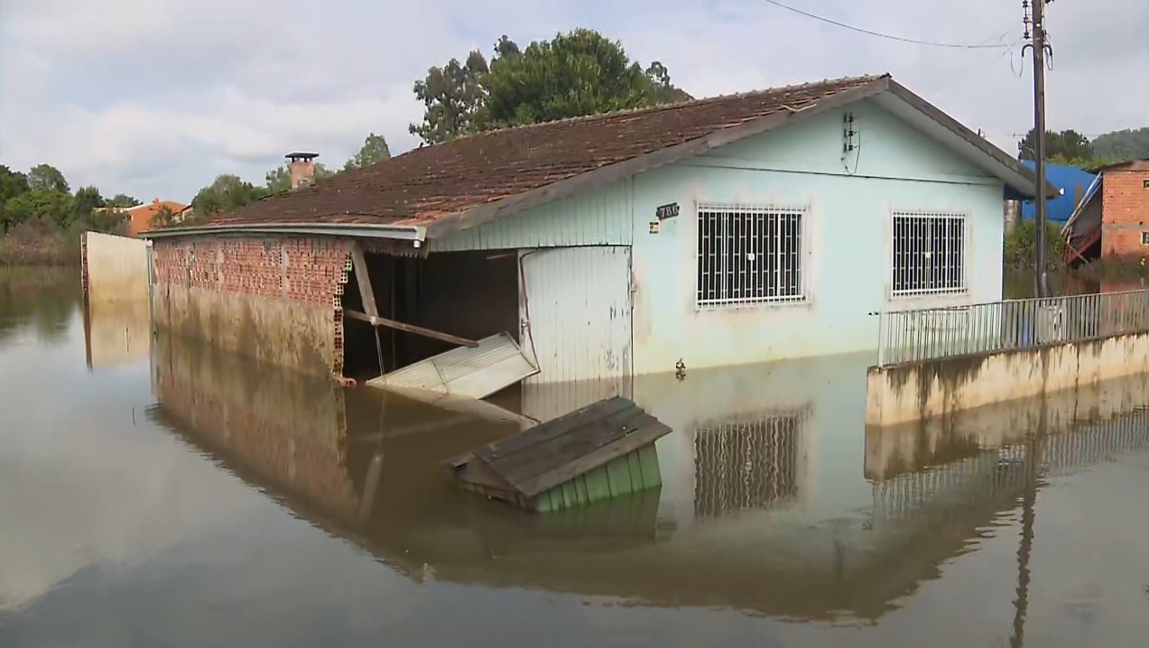 Governo do Paraná não usou verba milionária para melhorar monitoramento de alerta de desastres naturais em 2023