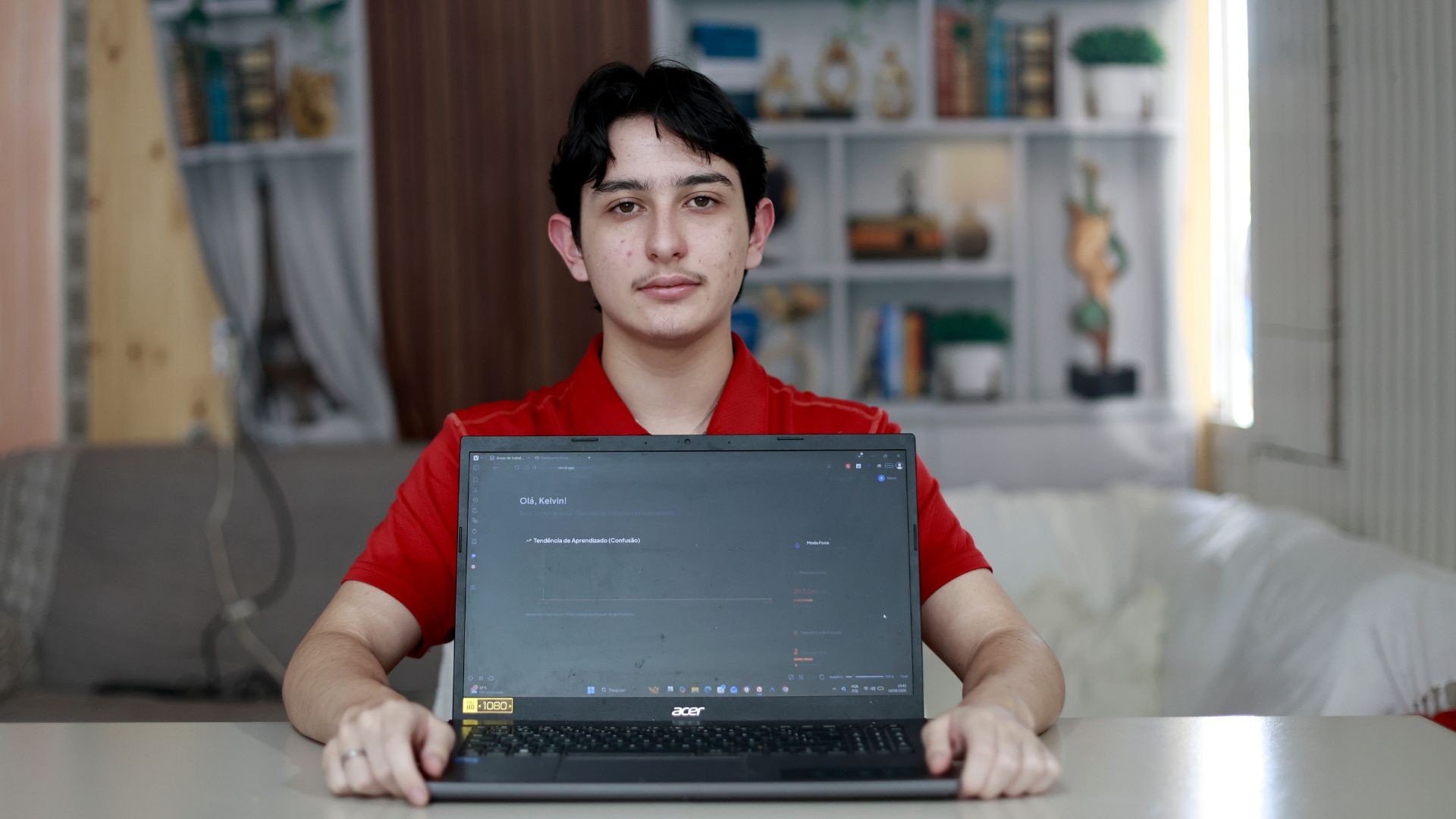 Estudante da rede pública cria IA para ajudar alunos com dificuldades