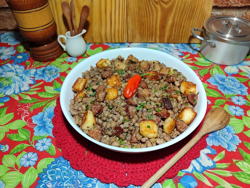 "Feijão farofado" — Foto: Divulgação