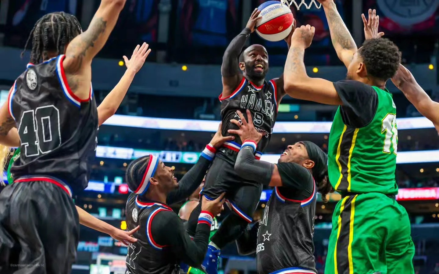 Harlem Globetrotters em SP: icônico time que mistura basquete com acrobacias e humor se apresenta no Ginásio do Ibirapuera