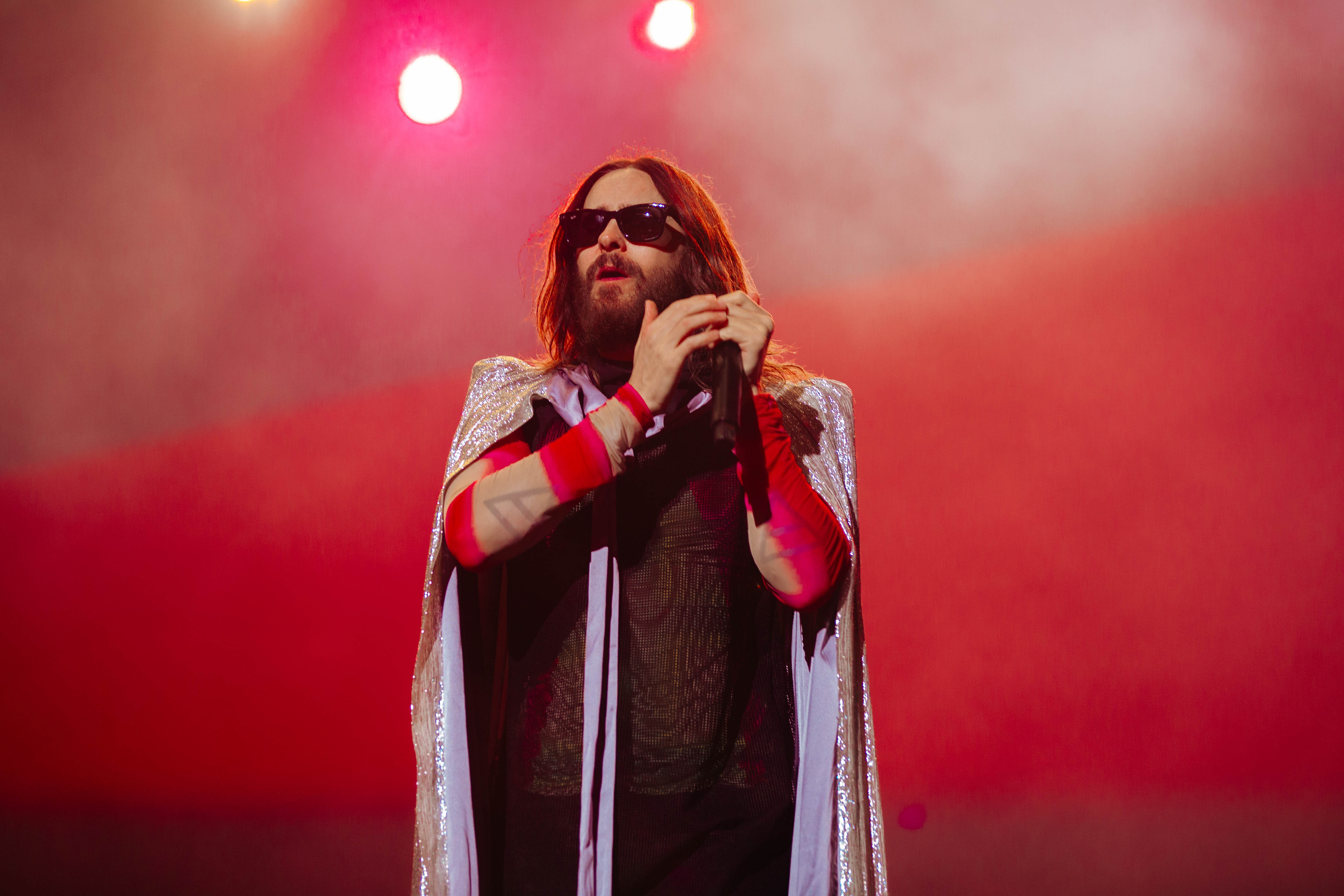 Jared Leto é acusado de má conduta sexual por várias mulheres, diz site