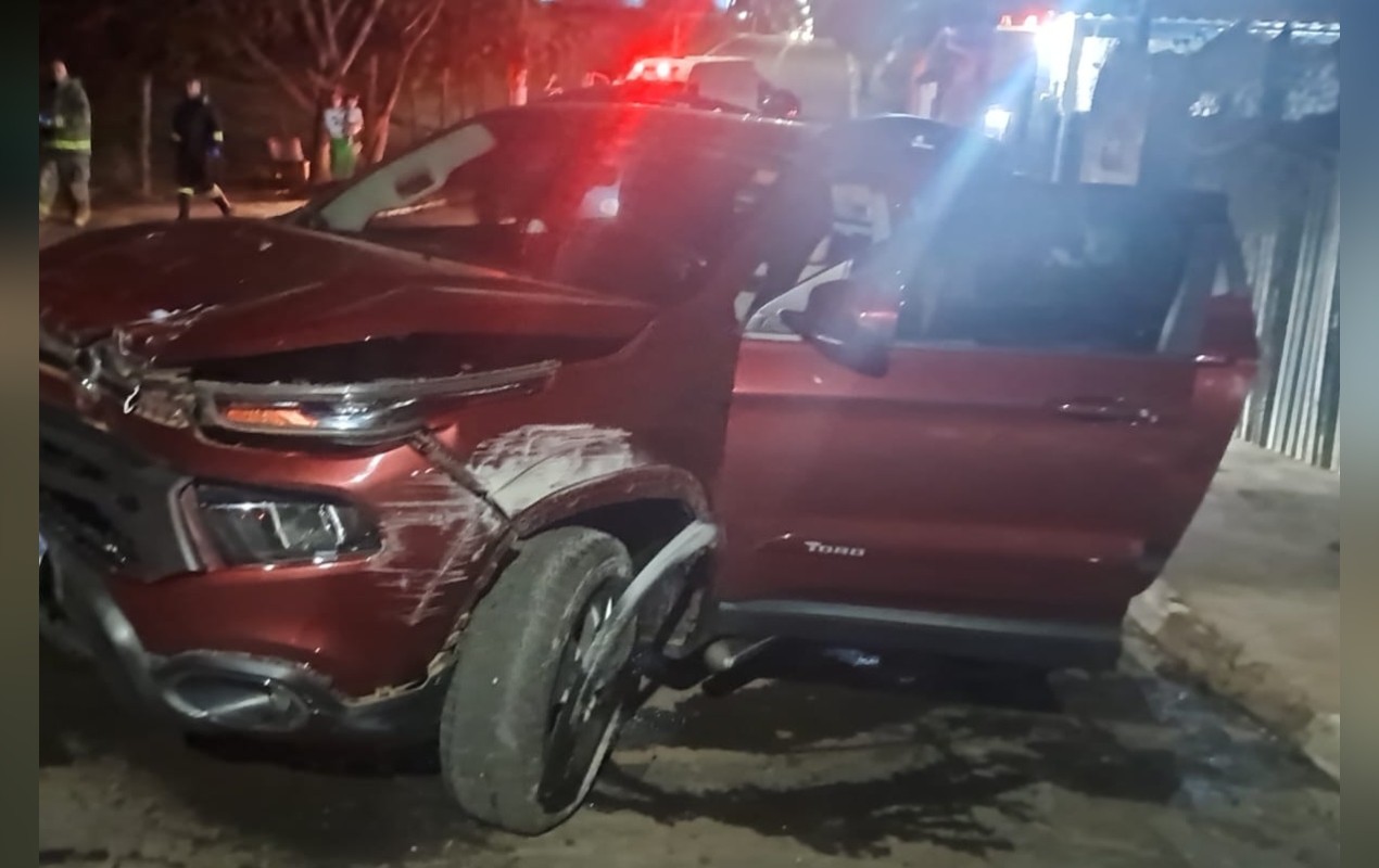 Carro desce rua após motorista esquecer de puxar freio de mão e criança na cadeirinha escapa ilesa de acidente no interior de SP