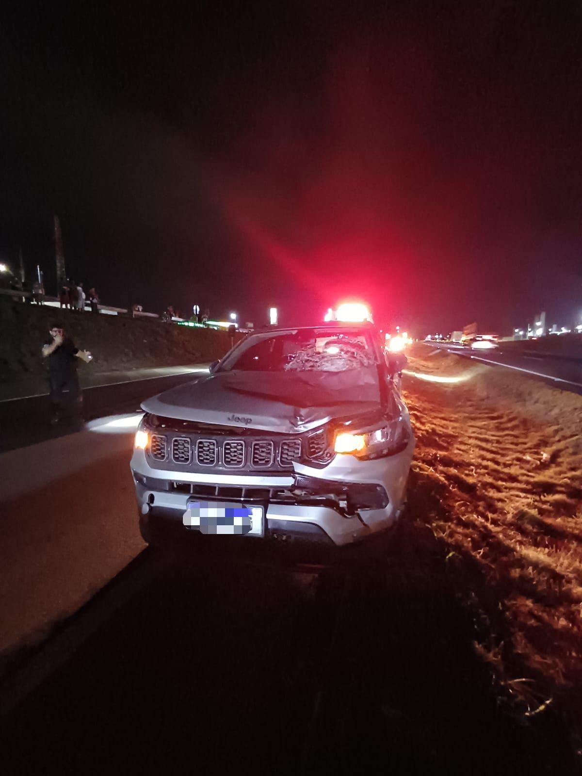 Pedestre morre atropelado ao tentar atravessar a BR-262, em Nova Serrana